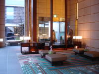 庭のホテル東京ロビー